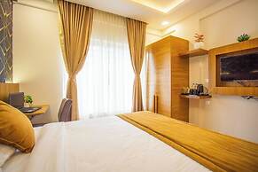 ELLEGANT INN