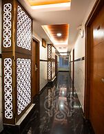 ELLEGANT INN