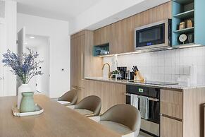 High-Floor Condo in Downtown