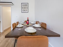 Apartment-sleeps6-parking-internet