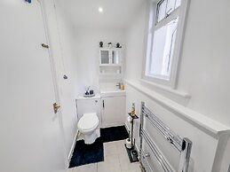 Apartment-sleeps6-parking-internet