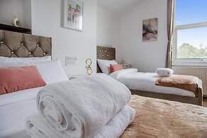 Apartment-sleeps6-parking-internet