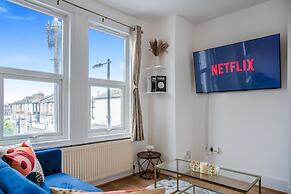 Apartment-sleeps6-parking-internet