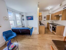 Apartment-sleeps6-parking-internet