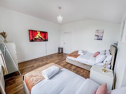 Apartment-sleeps6-parking-internet