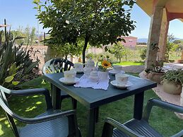Villa-sleeps4-parking-garden-barbecue