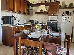 Villa-sleeps2-parking-garden-balcony-barbecue