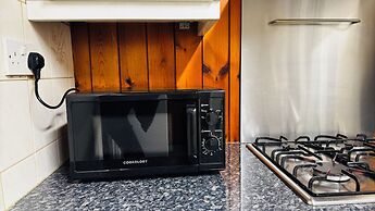 Spacious 4 Bedroom House in St Albans