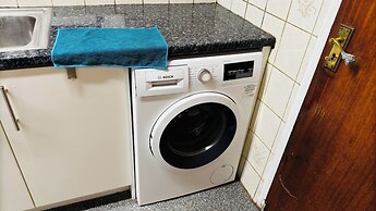 Spacious 4 Bedroom House in St Albans