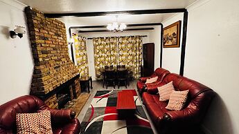 Spacious 4 Bedroom House in St Albans