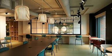 Student Only Canvas Arundel House