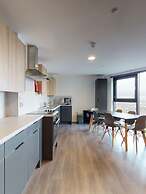 Student Only Canvas Arundel House