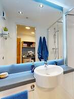 Student Only Canvas Arundel House