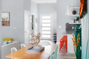 Stunning Centrally Located FUN 3BR Home