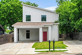 Stunning Centrally Located FUN 3BR Home