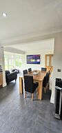 5-bedroom Family Holiday Home Sleeps 7 Garden Parking Pet Friendly Nor