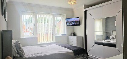 5-bedroom Family Holiday Home Sleeps 7 Garden Parking Pet Friendly Nor