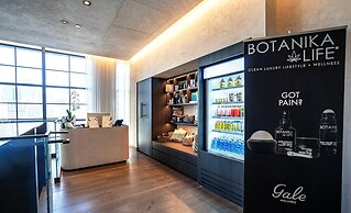 Apartment in New Luxury Condo Downtown