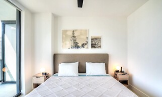 Apartment in New Luxury Condo Downtown