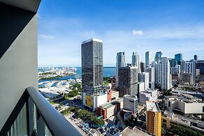 Apartment in New Luxury Condo Downtown