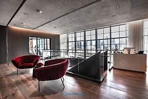 Apartment in New Luxury Condo Downtown