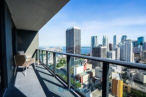 Apartment in New Luxury Condo Downtown