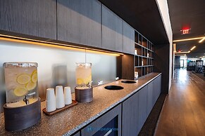 Apartment in New Luxury Condo Downtown