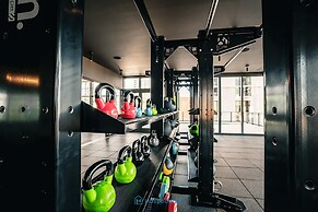 Apartment in New Luxury Condo Downtown