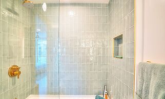 Apartment in New Luxury Condo Downtown