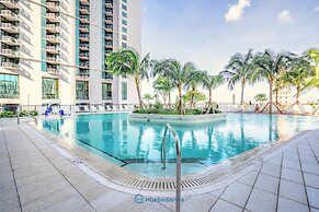 Apartment in New Luxury Condo Downtown