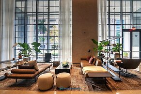 Apartment in New Luxury Condo Downtown