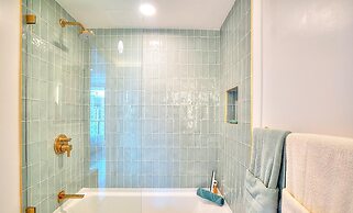 Apartment in New Luxury Condo Downtown