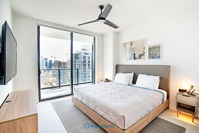 Apartment in New Luxury Condo Downtown