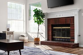 Neon Cowboy House With Private Pool