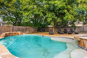 Neon Cowboy House With Private Pool