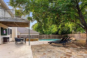 Neon Cowboy House With Private Pool