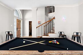 Neon Cowboy House With Private Pool