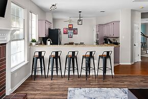 Neon Cowboy House With Private Pool