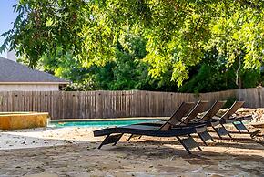 Neon Cowboy House With Private Pool