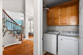 Neon Cowboy House With Private Pool