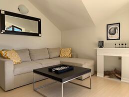 Bansko Spacious Art Apartment With Mountain Views
