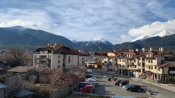 Bansko Spacious Art Apartment With Mountain Views