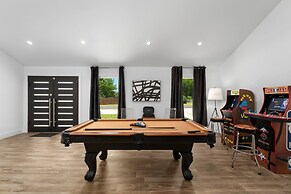 The Gateway 6BED 2 Houses GameRoom Pool
