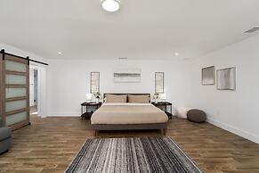 The Gateway 6BED 2 Houses GameRoom Pool