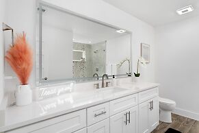 The Gateway 6BED 2 Houses GameRoom Pool