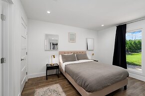 The Gateway 6BED 2 Houses GameRoom Pool