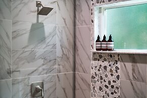 The Gateway 6BED 2 Houses GameRoom Pool