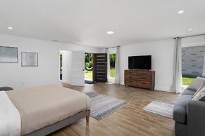 The Gateway 6BED 2 Houses GameRoom Pool