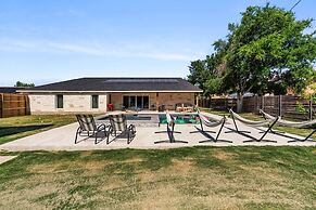 The Gateway 6BED 2 Houses GameRoom Pool