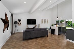 The Gateway 6BED 2 Houses GameRoom Pool